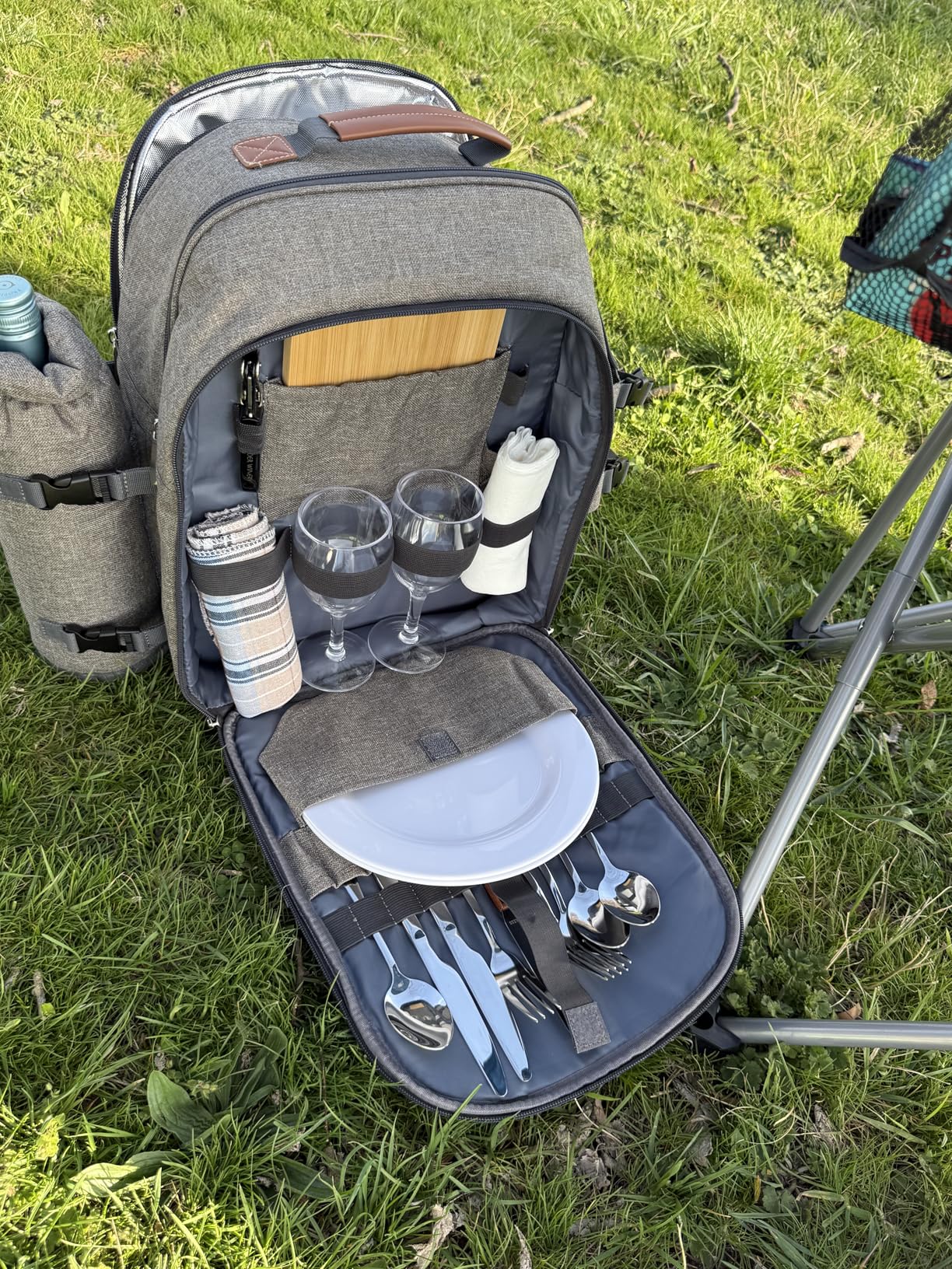 Sunflora Picnic Backpack for 4 Person with Blanket Picnic Basket Set for 2 with Insulated Cooler Wine Pouch for Family Couples (Brush Beige) customer photo 2