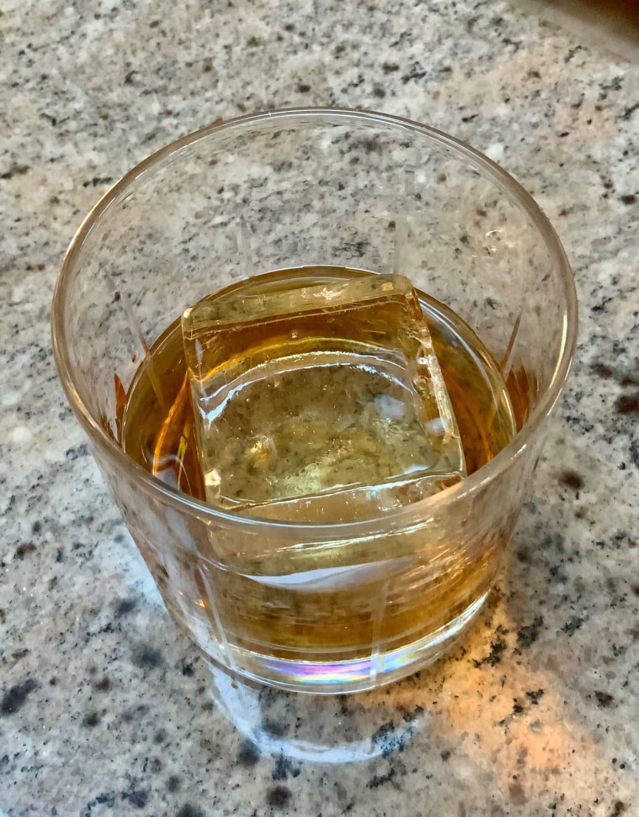 Crystal Clear Ice Cube Maker, 4 Large 2