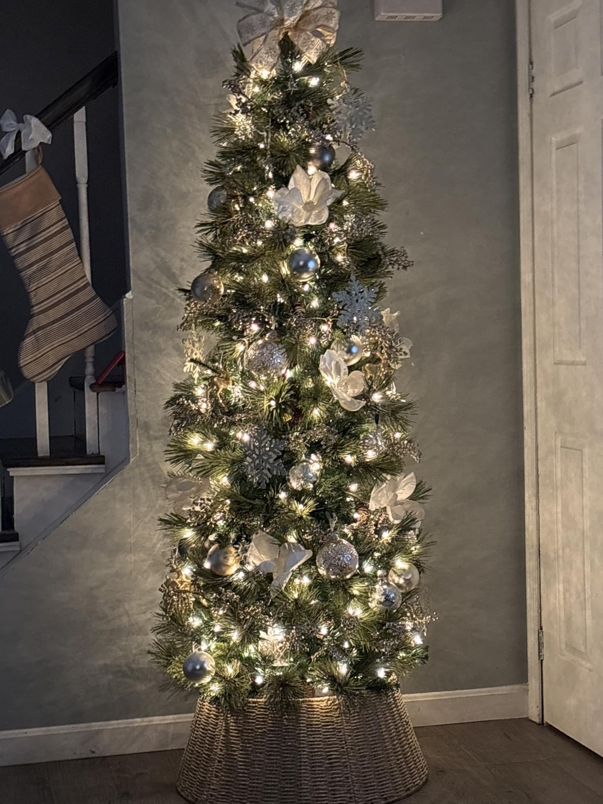 National Tree Company 6.5 ft Pre-Lit Carolina Pine Slim Artificial Christmas Tree, 350 Clear Lights, 516 Tips, Includes Stand, Green customer photo 1