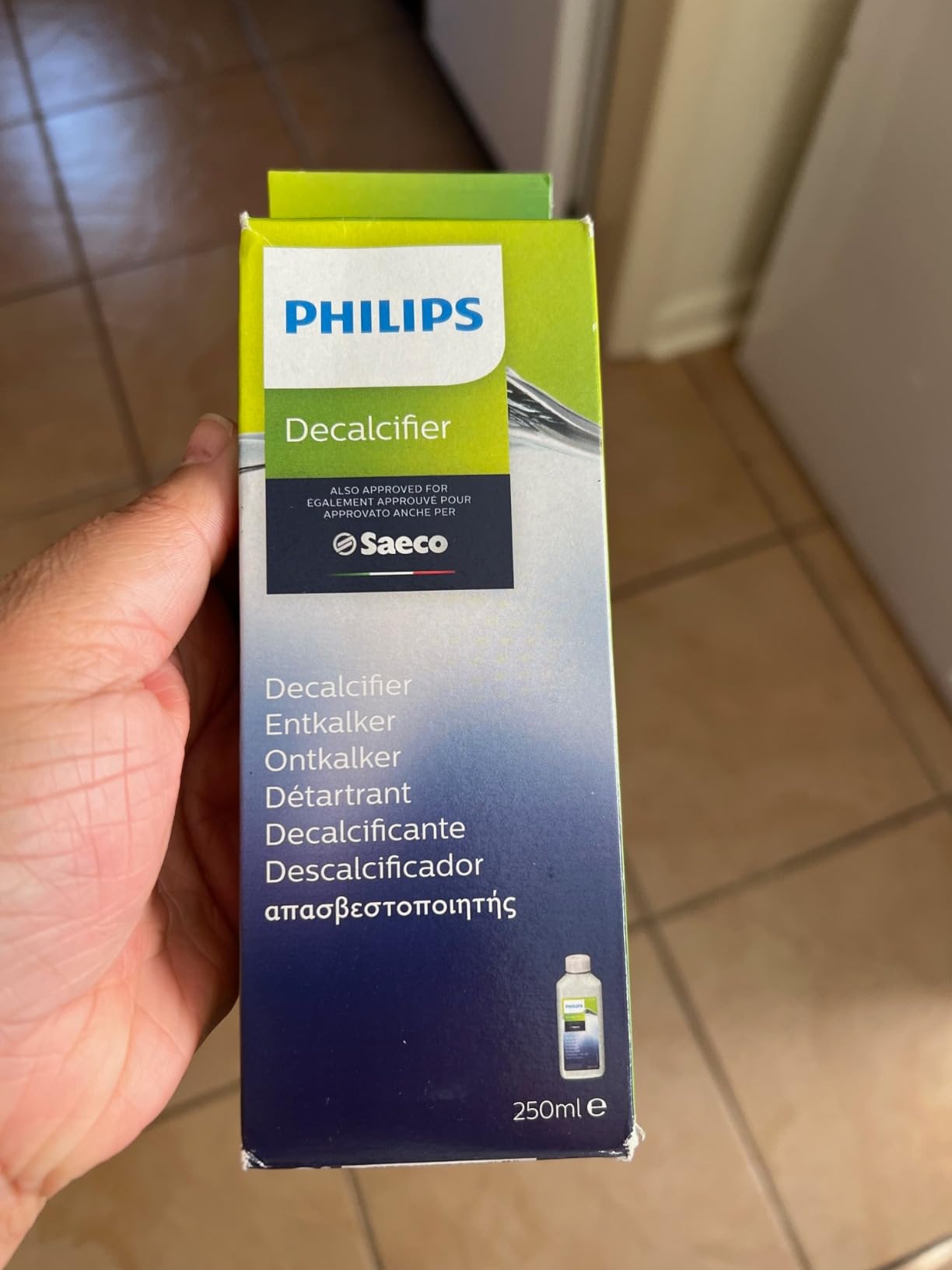 Philips CA6700/22 Universal Liquid Descaler for Philips, Saeco and Other Fully Automatic Coffee Machines Value Pack 2 x 250 ml customer photo 1