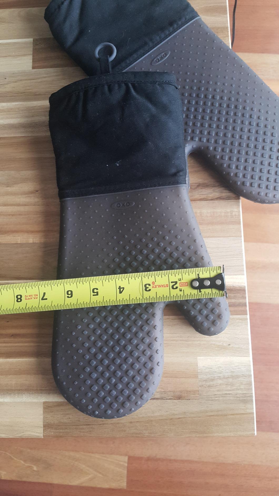 OXO Good Grips Silicone Oven Mitt - Black customer photo 2