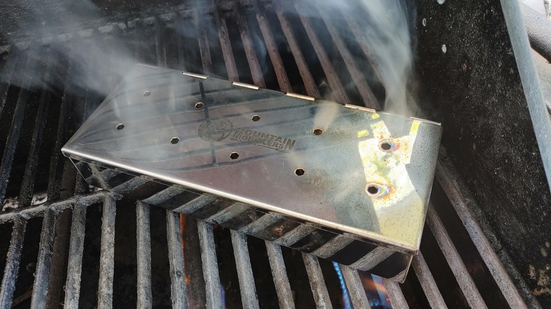 Mountain Grillers | BBQ Smoker Box - Stainless Steel Box for Wood Chips - Ideal Gas and Charcoal Grills - Barbeque Grill Accessories - Durable Construction - Ideal for Outdoor Cooking Adventure customer photo 1