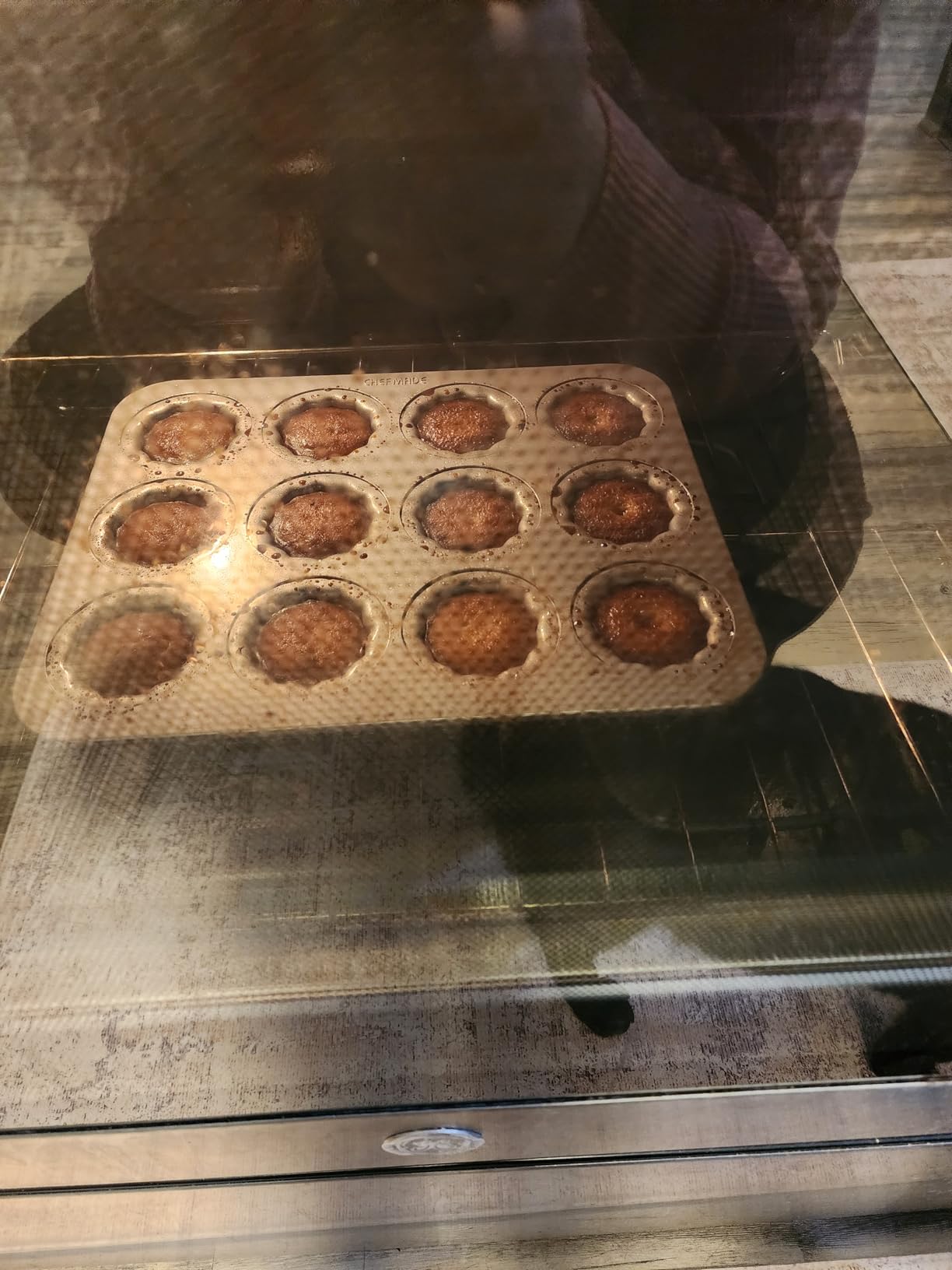 CHEFMADE Canele Mold Cake Pan, 12-Cavity Non-Stick Canele Muffin Bakeware Cupcake Pan for Oven Baking (Champagne Gold) customer photo 2