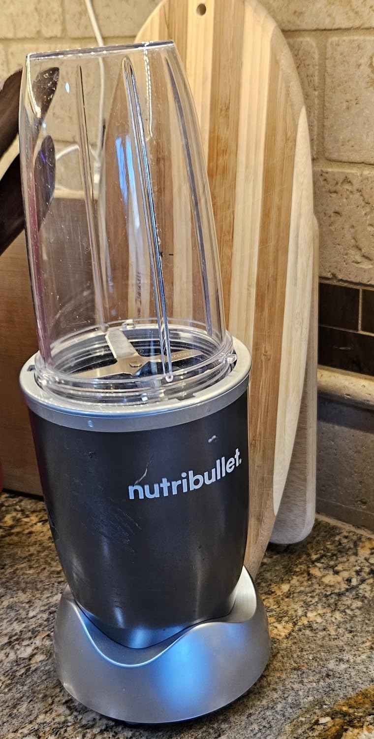 Nutribullet Personal Blender, Shakes, Smoothies, Food Prep, and Frozen Blending, 24 Ounces, 600 Watt, Dark Gray, NBR-0601WM customer photo 2