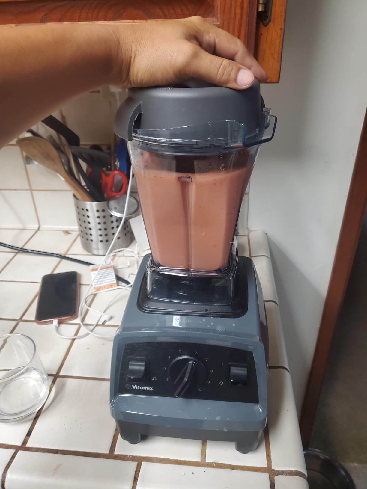 Vitamix Explorian E310 Blender, Professional-Grade Kitchen Blender for Smoothies, Soups, Juices and More, 10-Speed, Stainless Steel Blades, Self-Cleaning Kitchen Appliance, 48 Oz Container, Slate customer photo 1