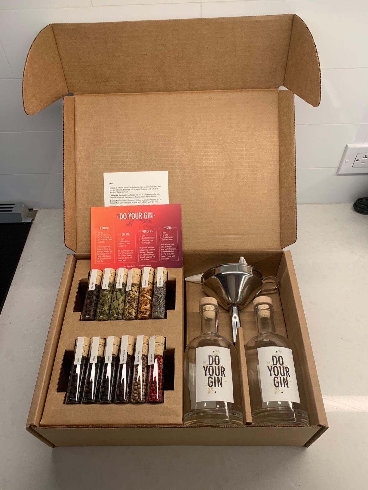 DO YOUR GIN | DIY Gin Making Kit - Original Gift Set | Birthday Gift for Men & Women | Father's day gift for him | Anniversary Gift for Him & Her | Bartender Kit | 12 Flavors in Glass Tubes customer photo 1