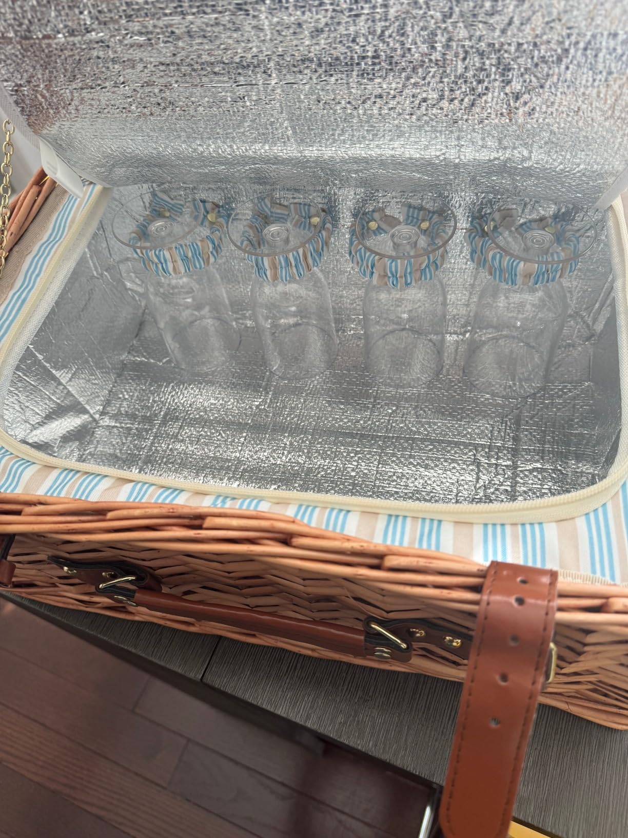 HappyPicnic Wicker Picnic Basket Set for 4 Persons | Large Willow Hamper with Large Insulated Cooler Compartment, Waterproof Blanket and Cutlery Service Kit-Classical Brown customer photo 2