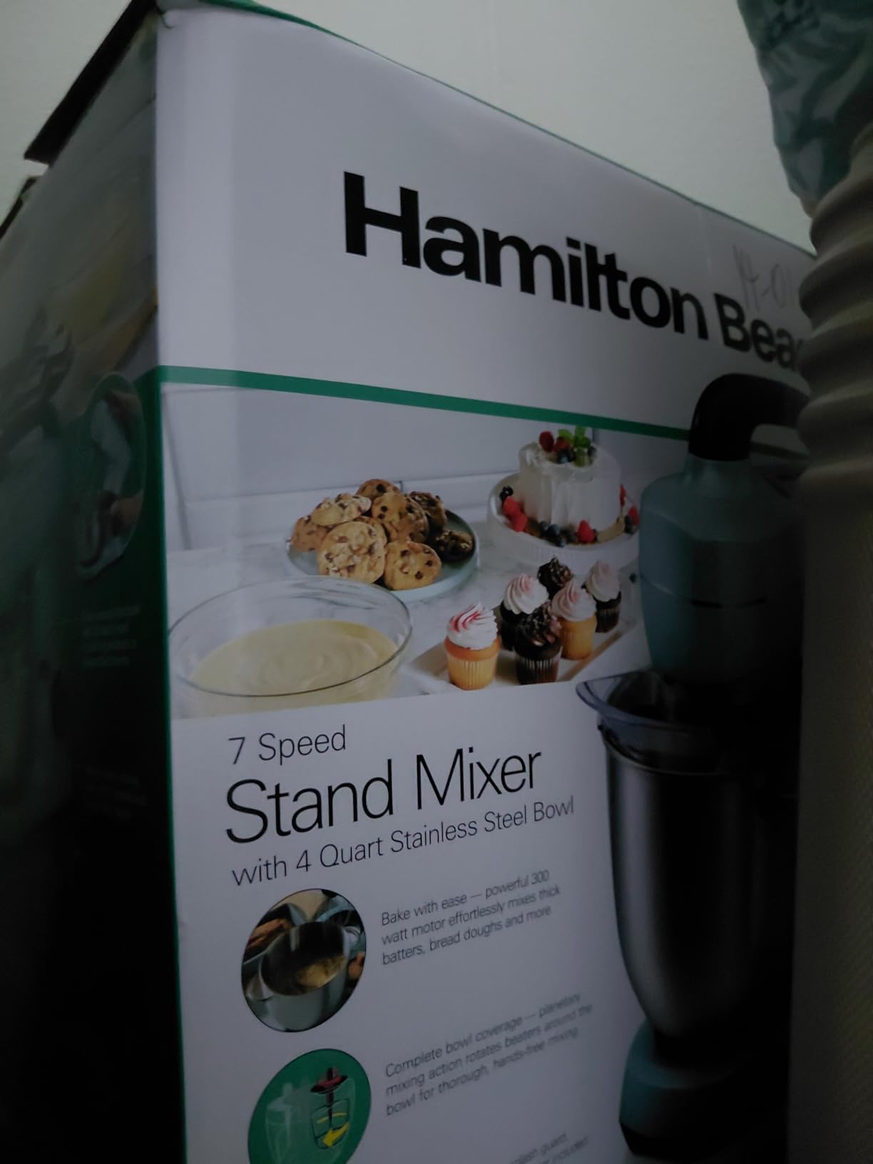 Hamilton Beach Electric Stand Mixer, 4 Quarts, Dough Hook, Flat Beater Attachments, Splash Guard, 7 Speeds with Whisk, Easy-Carry Top Handle, Blue customer photo 1