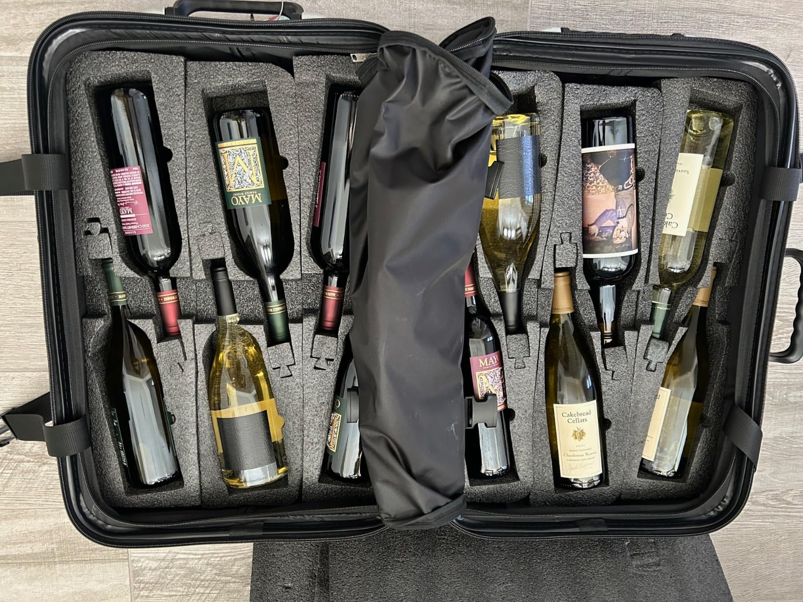 VinGardeValise® Grande Wine Suitcase - 12-Bottle Travel Luggage, TSA-Approved, Durable Hard Shell, Shockproof Foam, Secure Bottle Protection for Enthusiasts & Collectors - Black customer photo 2