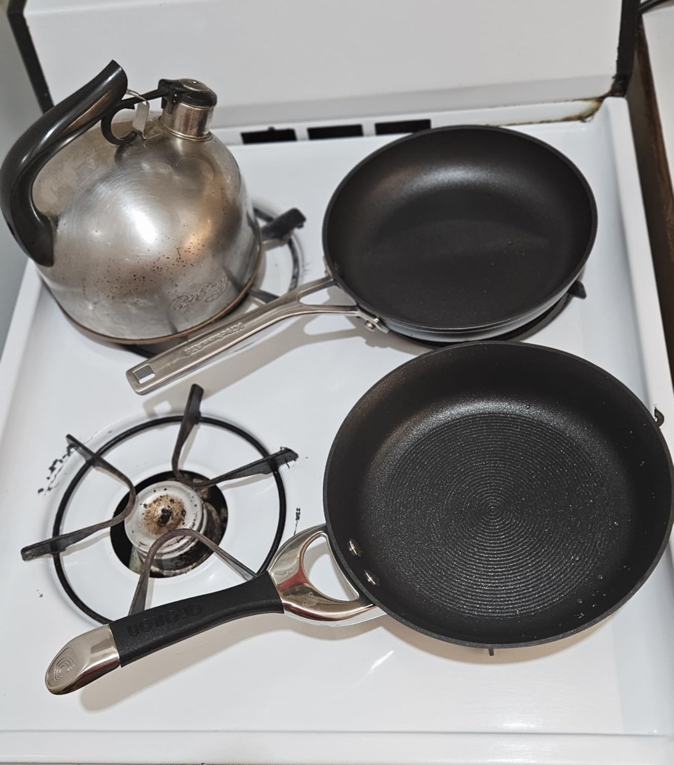 Circulon Radiance Hard-Anodized Nonstick Straining Saucepan, 3-Quart, Gray customer photo 2
