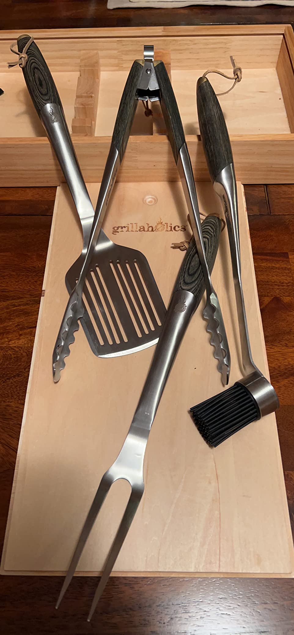 Grillaholics Premium BBQ Grill Tools - The Ultimate Grilling Gift for Dad - Luxury 4-Piece Barbecue Utensils Grill Set with Wooden Gift Box customer photo 1