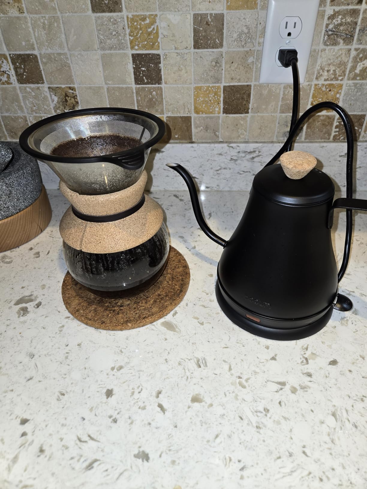 Bodum 34oz Pour Over Coffee Maker, High-Heat Borosilicate Glass with Reusable Stainless Steel Filter and Cork Grip customer photo 1