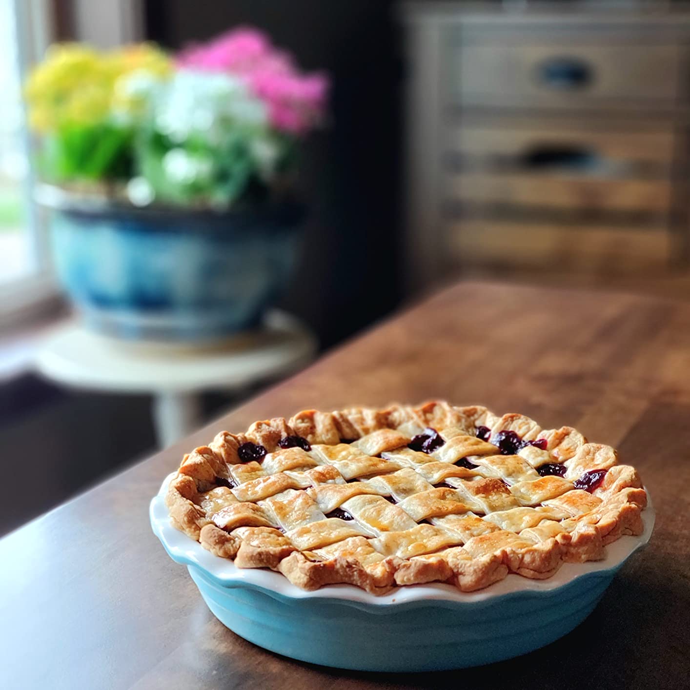 Farberware Bakers Advantage 10 Inch Pie Dish, Stoneware Pie Pan with Scalloped Edge customer photo 2