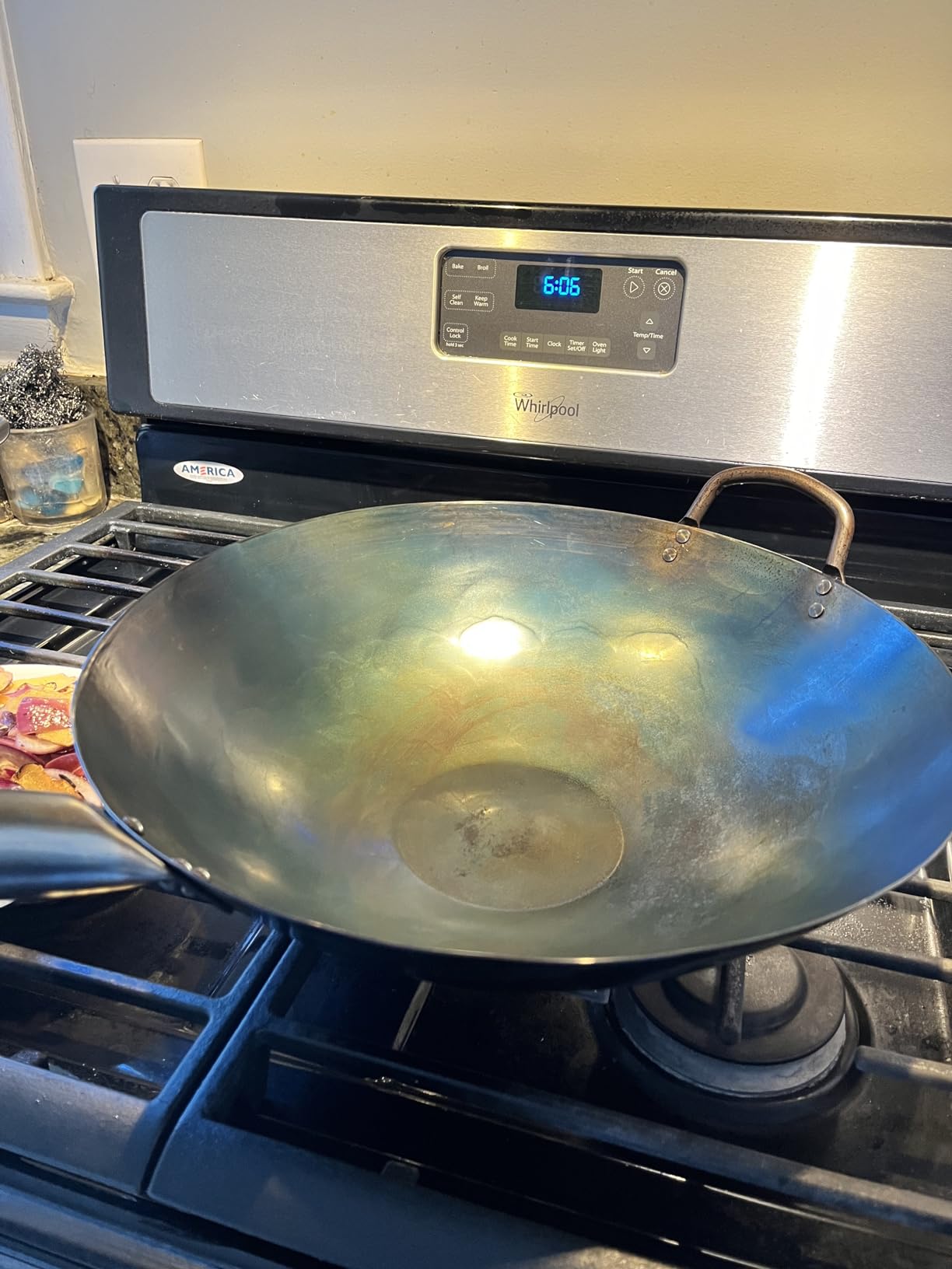 Mammafong Flat Bottom Carbon Steel Wok Pan - Authentic Hand Hammered Woks and Stir Fry Pans - 14