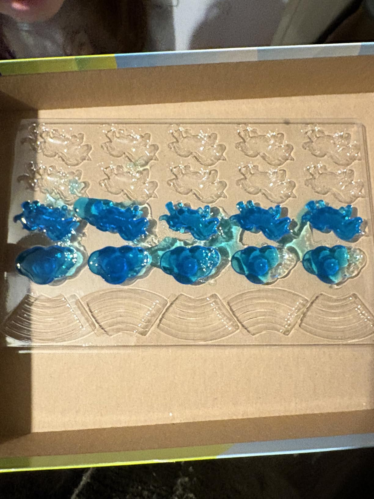 Thames & Kosmos Rainbow Gummy Candy Lab - Unicorns, Clouds & Rainbows! Sweet Science STEM Experiment Kit, Make Your Own Gummy Candies in Cool Shapes & Colors customer photo 1