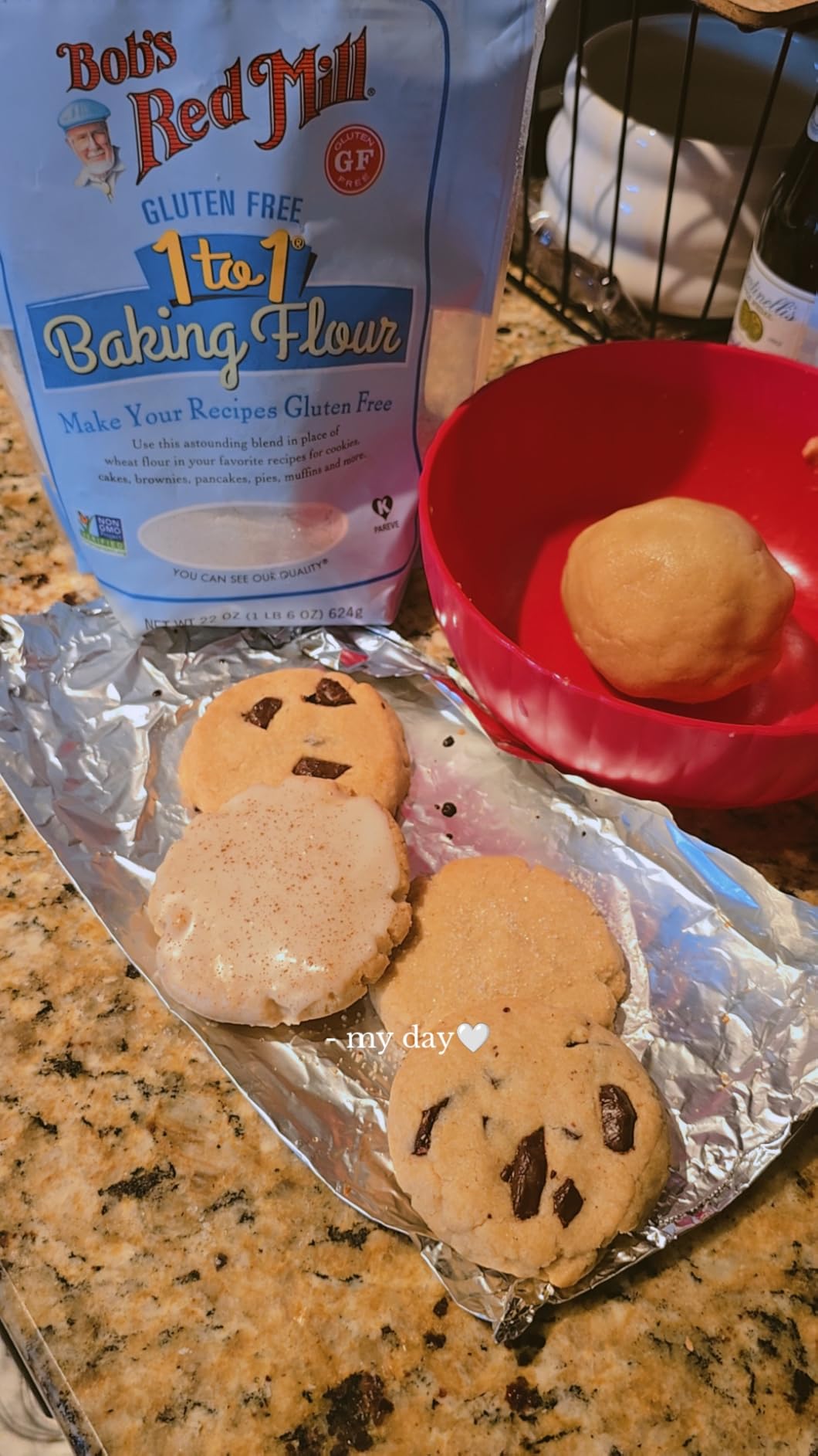 Bob's Red Mill Gluten Free 1 to 1 Baking Flour, 22oz (Pack of 4) - Non GMO, Vegan, Kosher customer photo 1