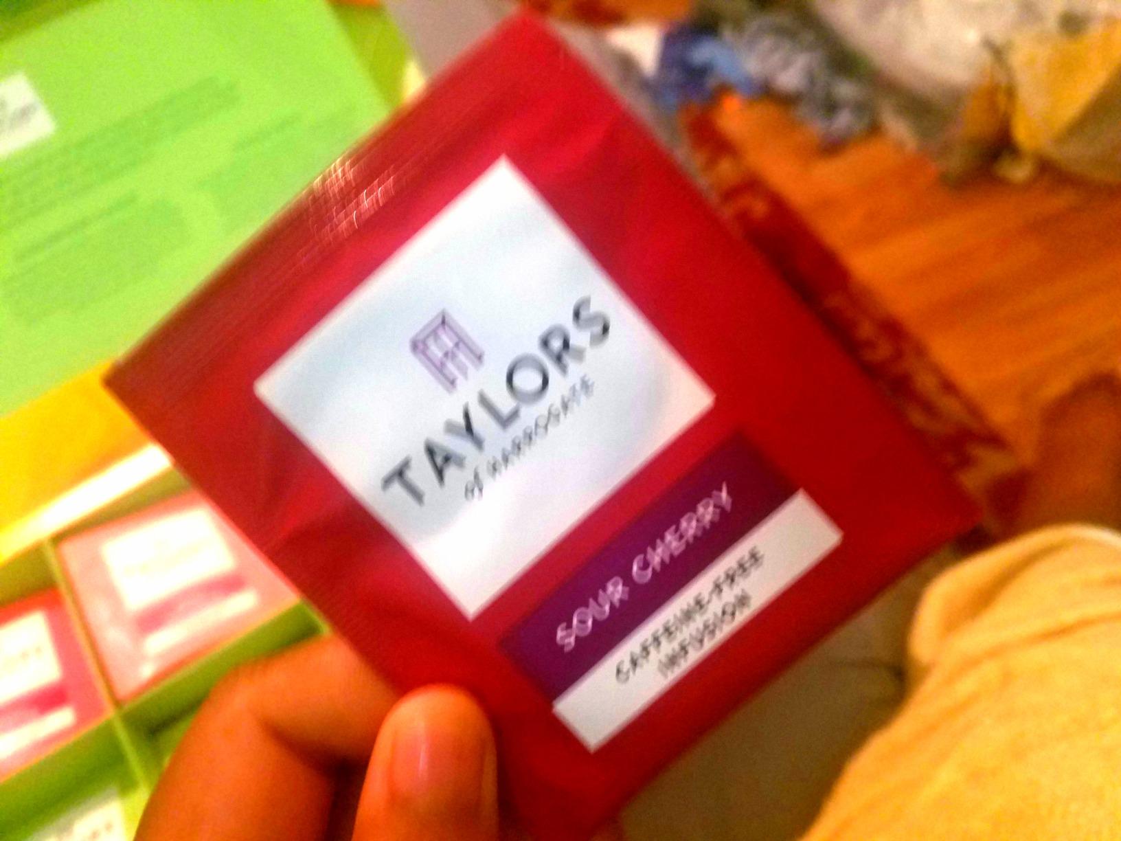 Taylors of Harrogate Assorted Green & Herbal Teas Sampler, Variety Pack Gift Box, Individually Wrapped Bags, 48 Count (Pack of 1), Premium Green & Herbal Teas, Mixed Caffeinated & Caffeine-Free Selection, 48 Teabags customer photo 1