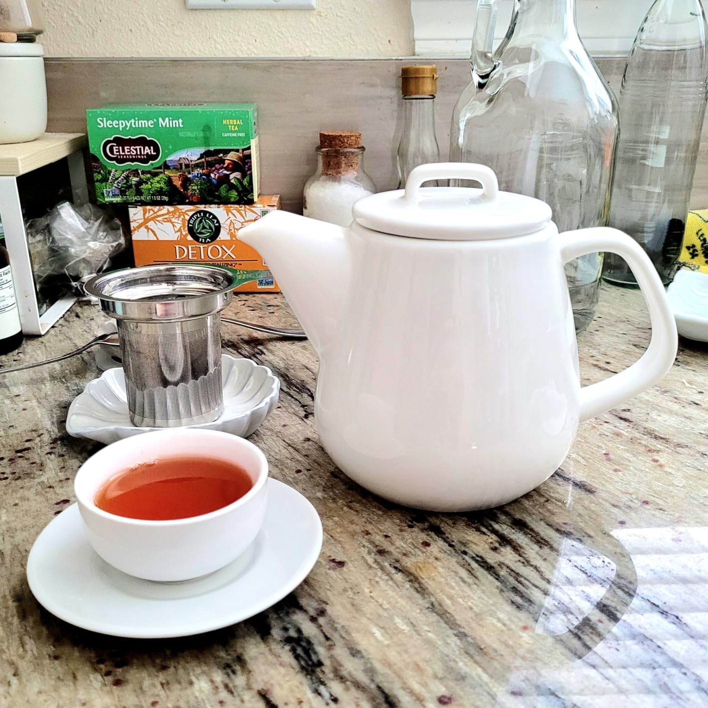 Sweejar Porcelain Teapot with Removable Stainless Steel Infuser, Microwave & Dishwasher Safe Tea Pots for Loose Tea (30oz White) customer photo 1