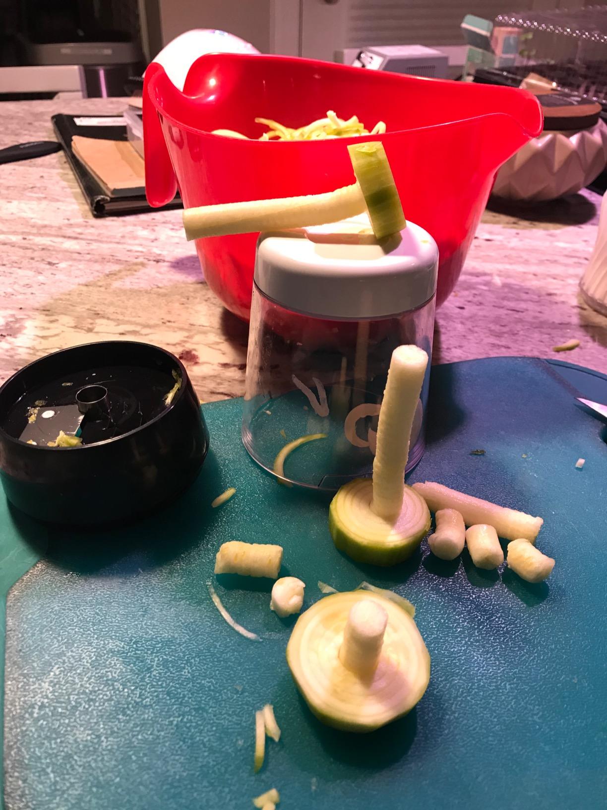 Fullstar Vegetable Spiralizer and Slicer - Zucchini Spiralizer Noodle Maker with Sharp Stainless Steel Blades, Spiralizer for Veggie Noodles, Cucumber Veggie Vegetable Zoodler, Kitchen Gadget (4 in 1) customer photo 1