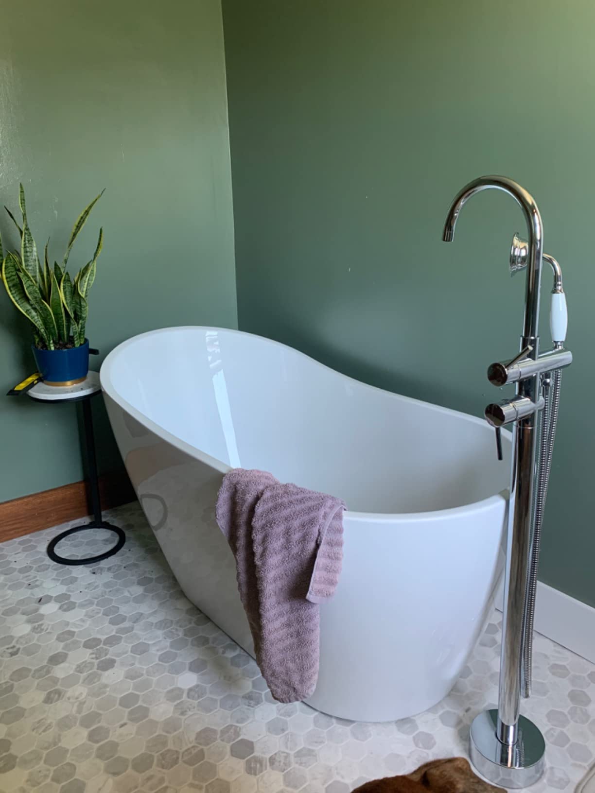 WOODBRIDGE Acrylic Freestanding Contemporary Soaking Tub with Brushed Nickel Overflow and Drain, B-0006 / BTA1507, 54\