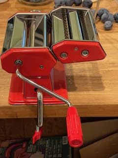 GOURMEX Pasta Maker Machine Stainless Steel Manual | With Adjustable Thickness Settings | Perfect for Homemade Spaghetti Fettuccini Noodles and Lasagna | Includes Removable Handle and Clamp (Silver) customer photo 2