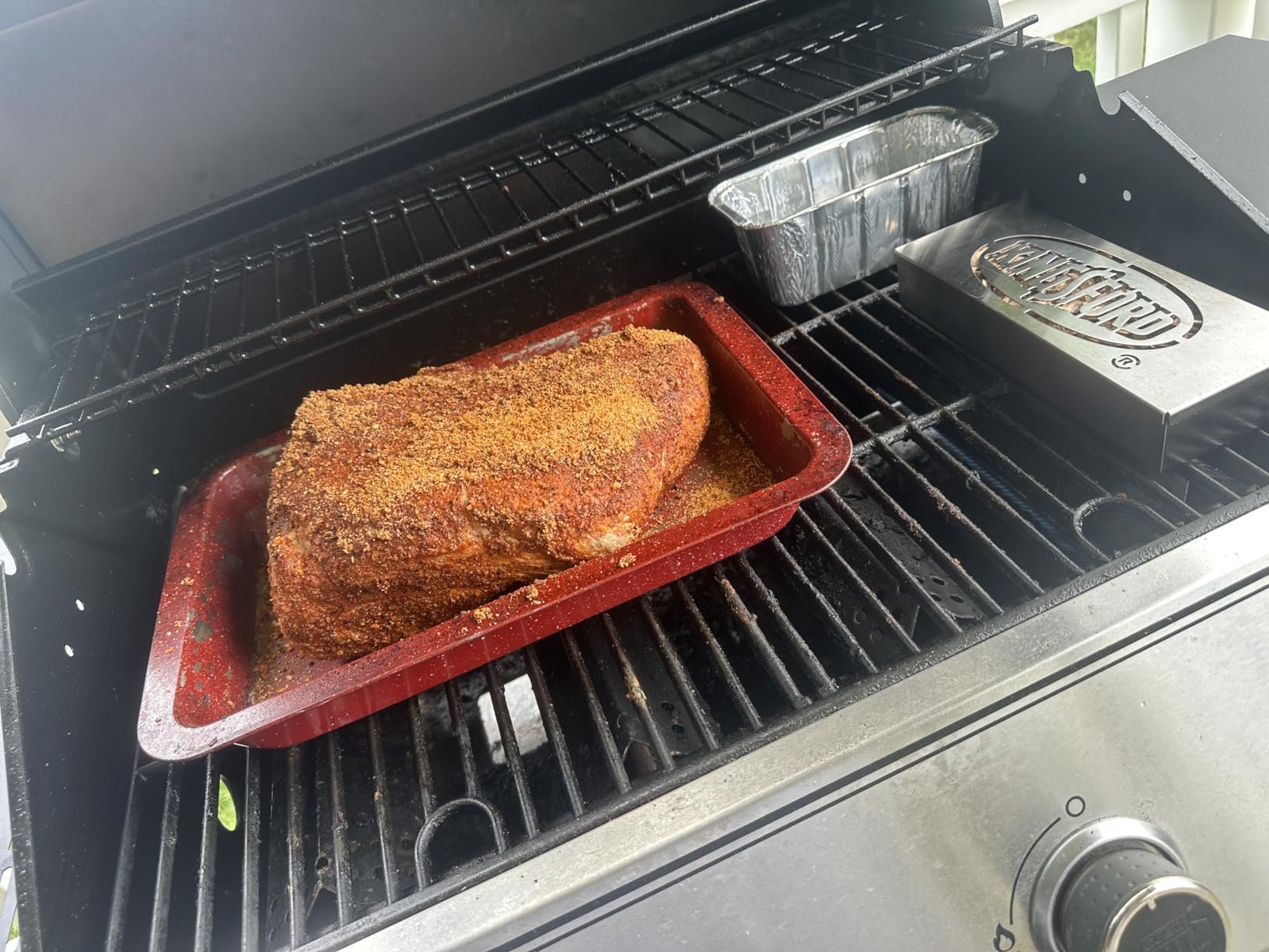 Kingsford Stainless Steel Smoker Box for Gas and Charcoal Grills, Wood Chip Smoking Box for BBQ Flavor, Dishwasher Safe, Heavy Duty Grill Smoker Accessory for Meat, 9.05 x 3.74 x 1.57 in customer photo 2