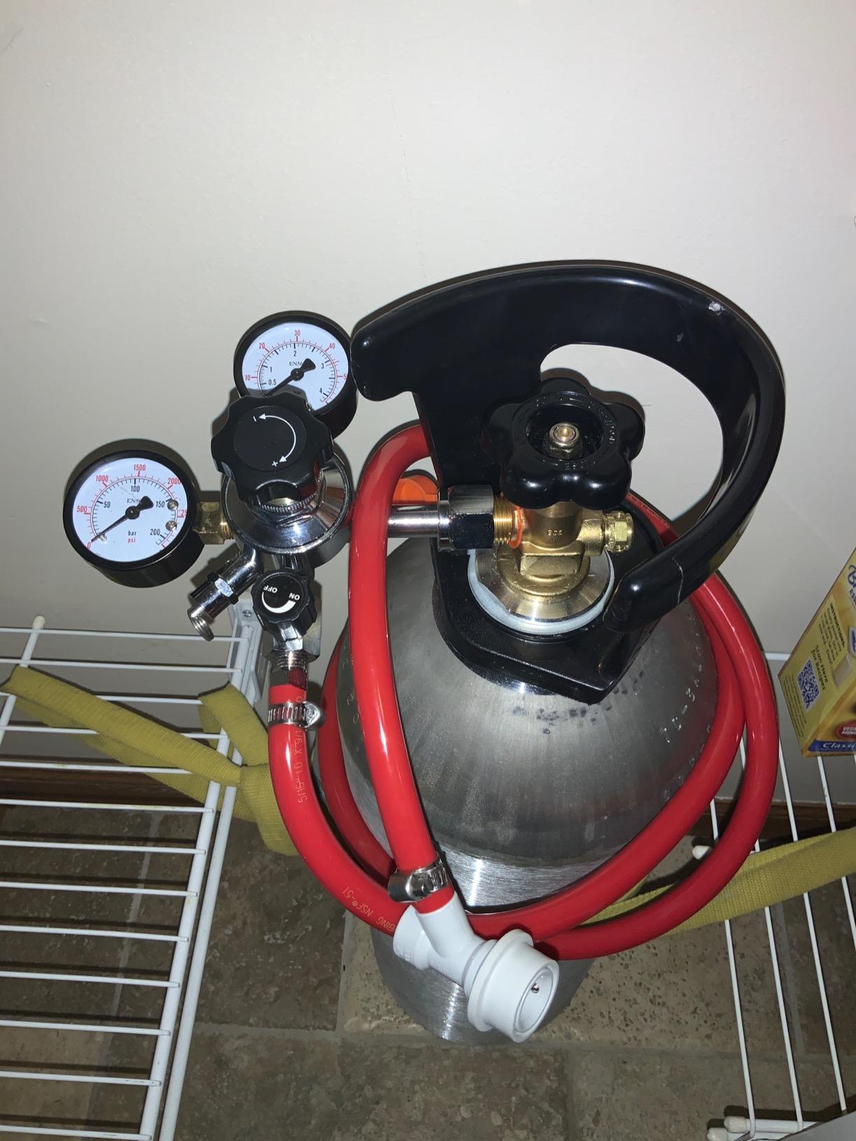 FERRODAY Dual Gauge Co2 Regulator Beer Kegerator Co2 Regulator Beer Keg Dual-stage Kegerator Regulator CGA-320 Beer Regulator Co2 Kegerator Part Beer Keg Regulator Co2 Beer Gas Regulator Beer Tap Tool customer photo 2
