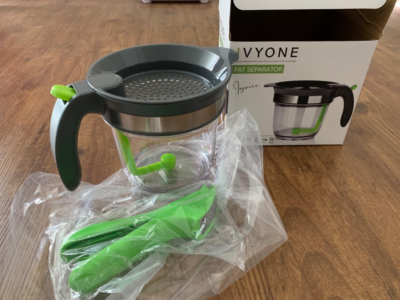 IVYHOME 4 Cups Plastic Fat Separator with Bottom Release, Gravy Grease Separator, Soup Oil Separator Measuring Cup customer photo 2