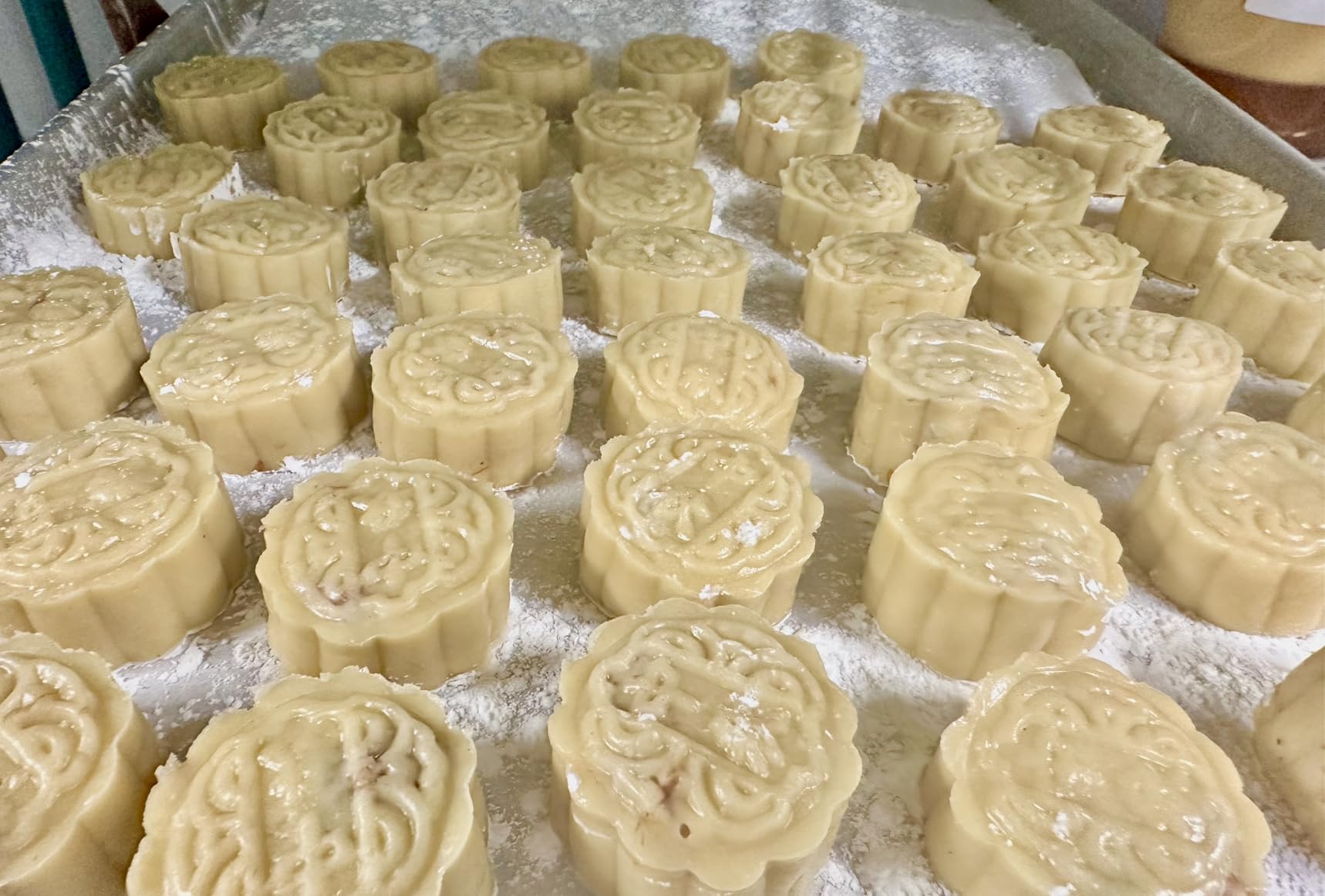Moon Cake Mold 6 PCS, Mid Autumn Festival DIY Hand Press Cookie Stamps Pastry Tool Moon Cake Maker, Flower Mode Patterns 1 Mold 6 Stamps 50g (White) customer photo 1