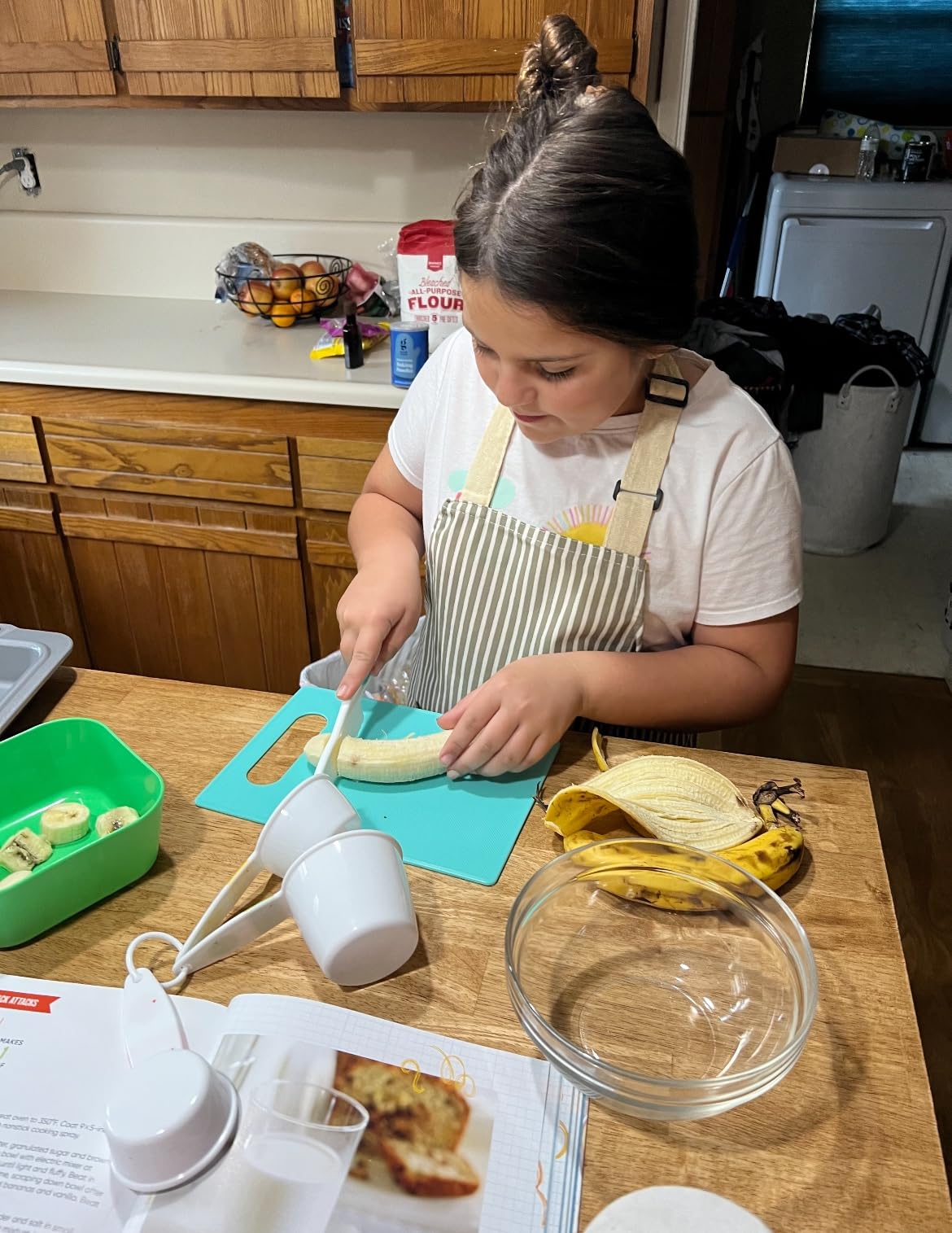 Tovla JR Kids Real Cooking and Baking Ultimate Gift Set | Montessori Kid-Safe Knives, Apron, Visual Cookbook, Timer, Storage Case & Tools | Premium Christmas & Birthday Gift for Girls & Boys customer photo 2