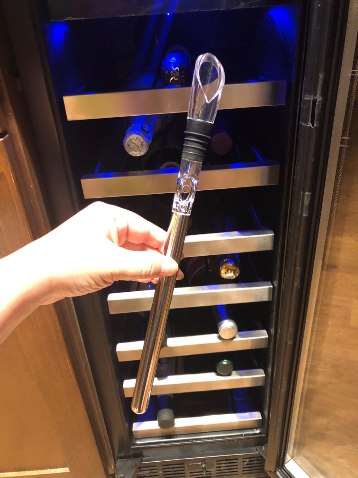 YouYah Wine Chiller Stick 3-in-1 Stainless Steel Wine Bottle Cooler Stick,Rapid Iceless Wine Chilling Rod with Aerator and Pourer,Wine Gift customer photo 1