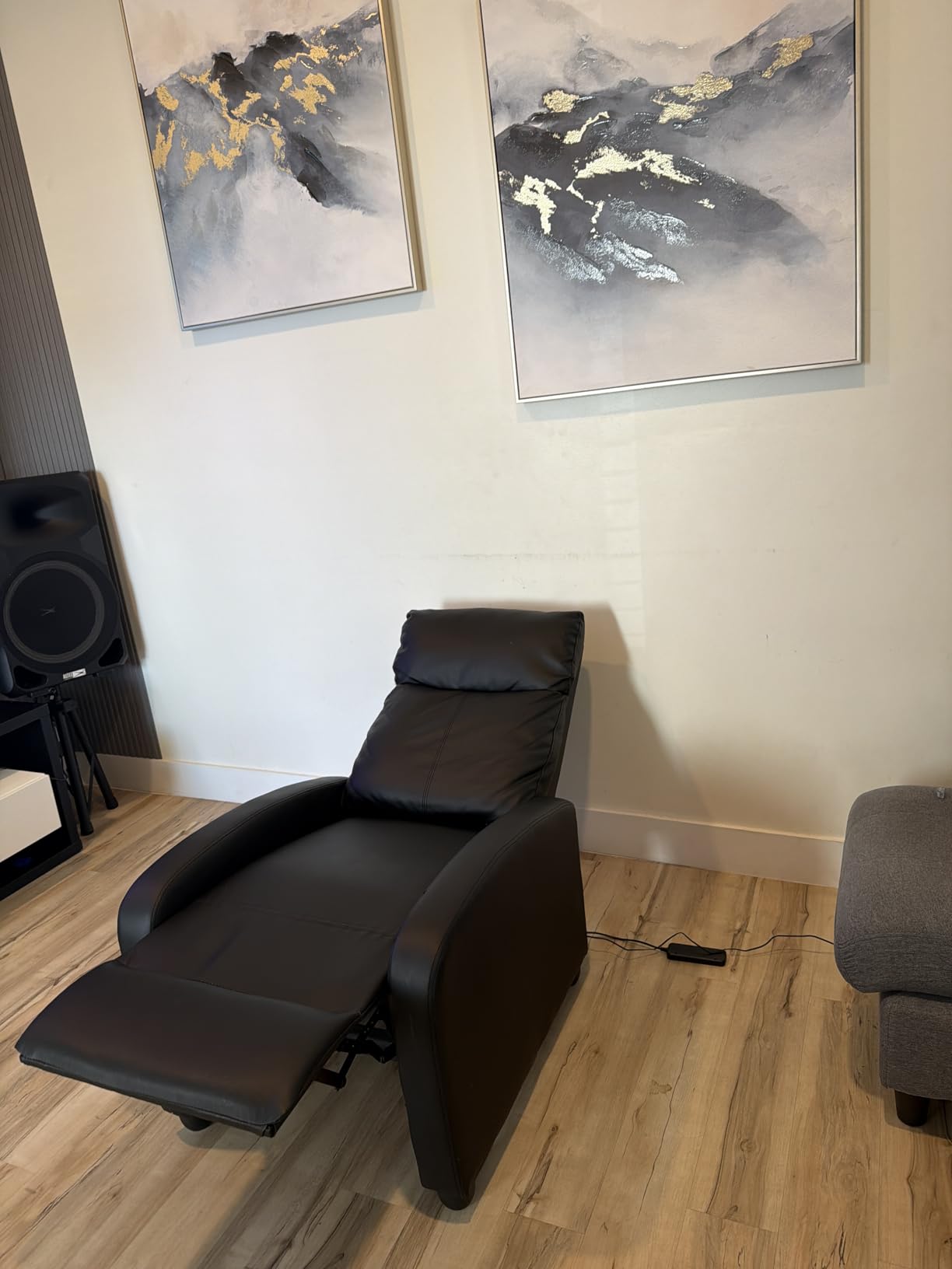Furniwell Massage Recliner Chair for Living Room Adjustable PU Leather Reclining Chair Home Theater Seating Modern Winback Single Sofa for Adults with Footrest customer photo 1
