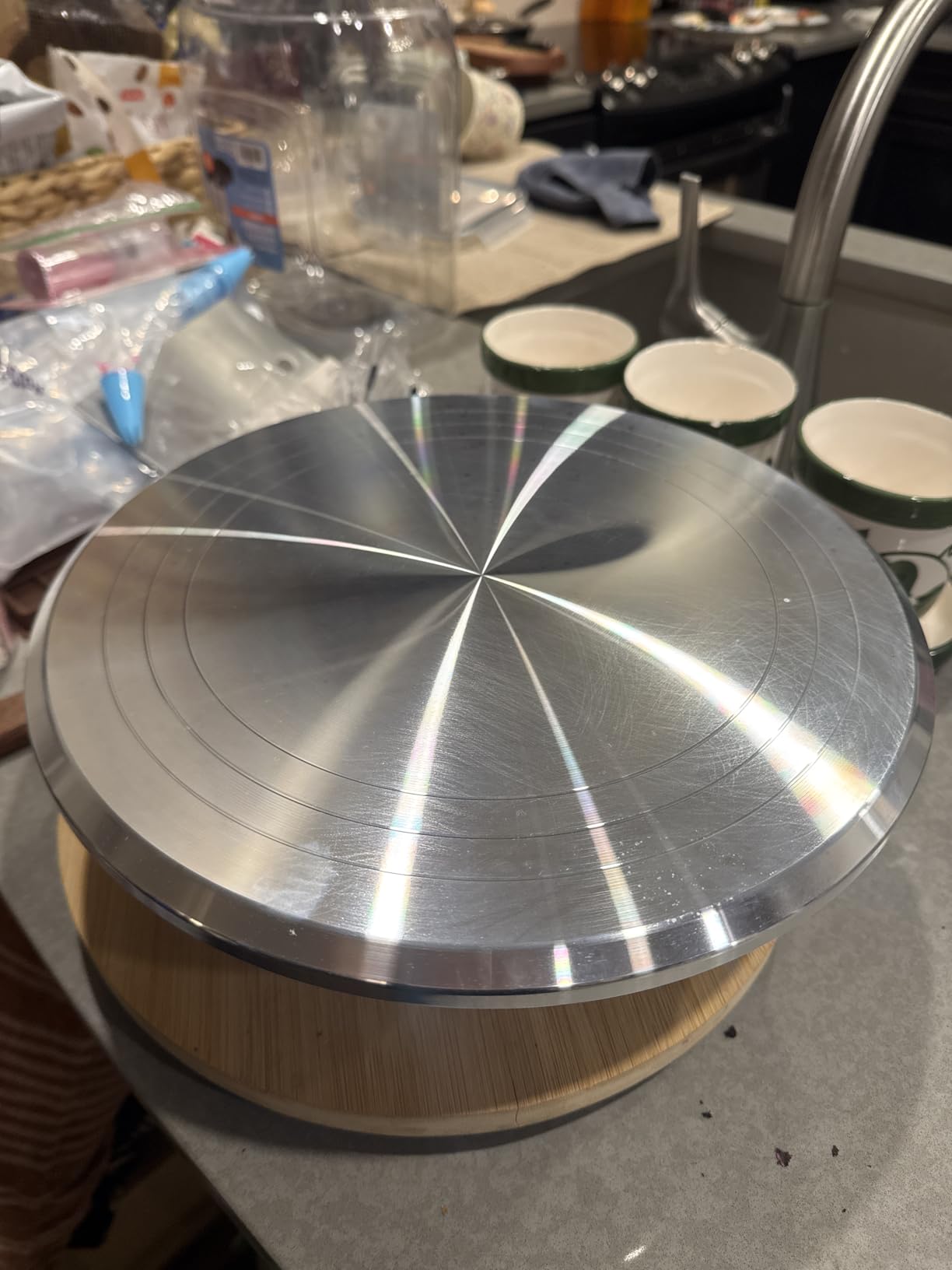 Kootek Aluminium Alloy Revolving Cake Stand 12 Inch Rotating Cake Turntable for Cake, Cupcake Decorating Supplies customer photo 2