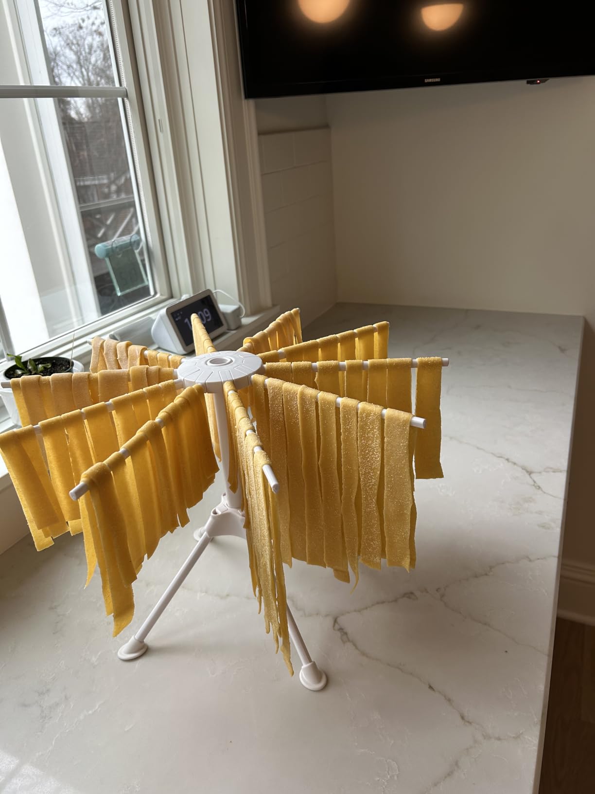Cambom Collapsible Pasta Drying Rack - Spaghetti Noodle Drying Rack with 10 Bar Handles White customer photo 1