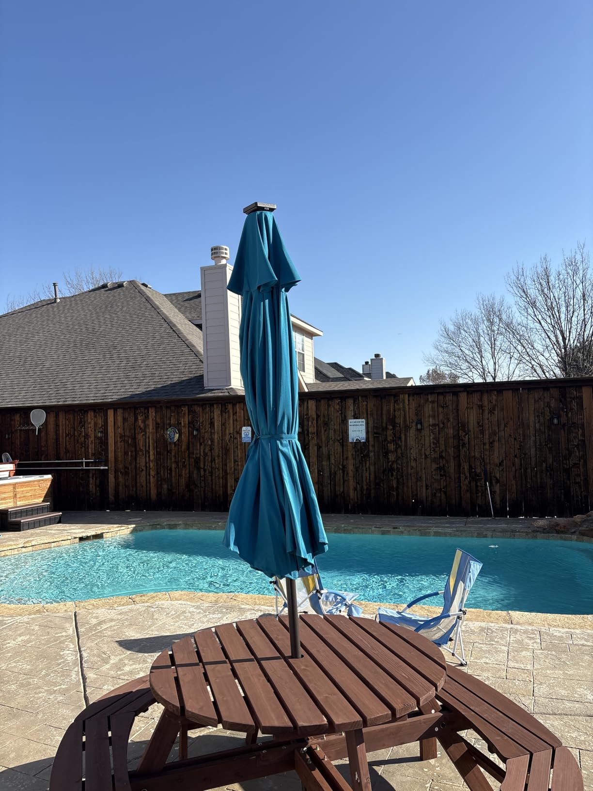 Blissun 9 ft Solar Umbrella 32 LED Lighted Patio Umbrella Table Market Umbrella with Tilt and Crank Outdoor Umbrella for Garden, Deck, Backyard, Pool and Beach customer photo 1
