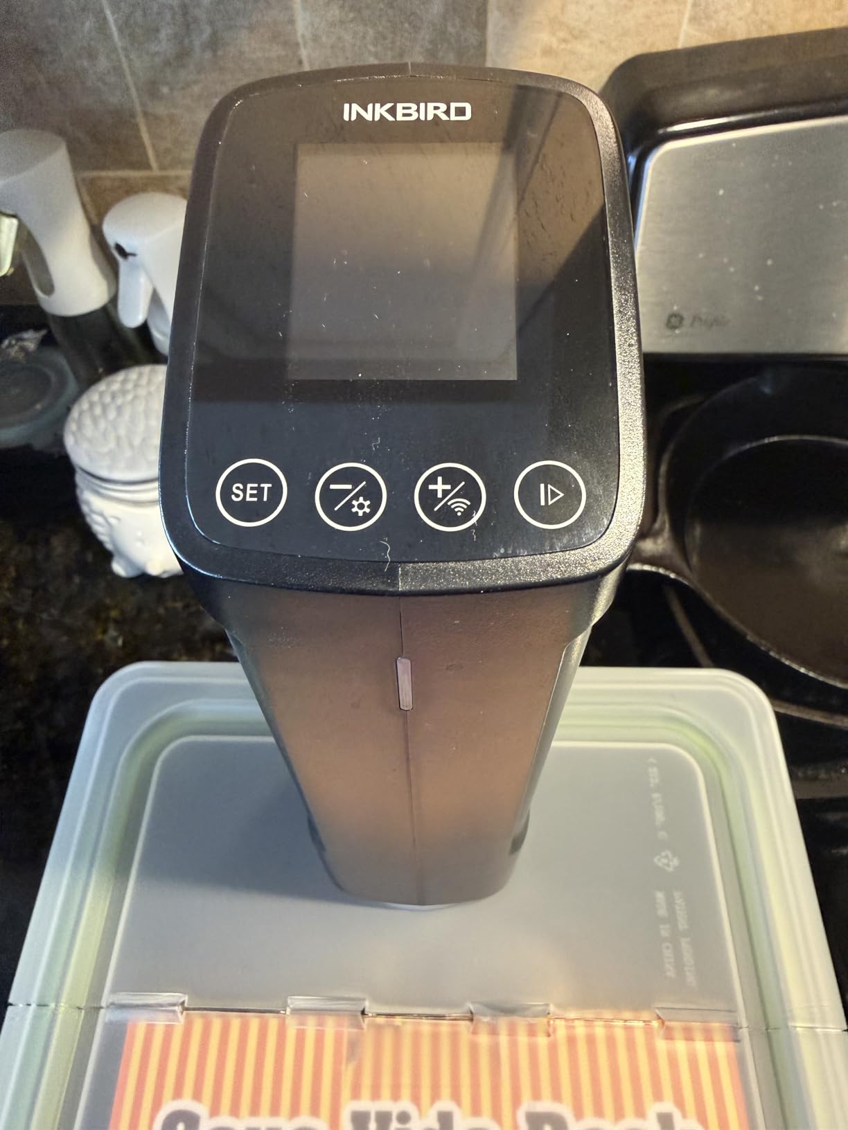 EVERIE 12 Quart Sous Vide Container with Collapsible Hinged Lid + Wobble-Free Stainless Steel Rack Divider + Insulating Neoprene Sleeve - NSF Approved Container, BPA-Free Lid, Fits Anova & Instant Pot customer photo 2