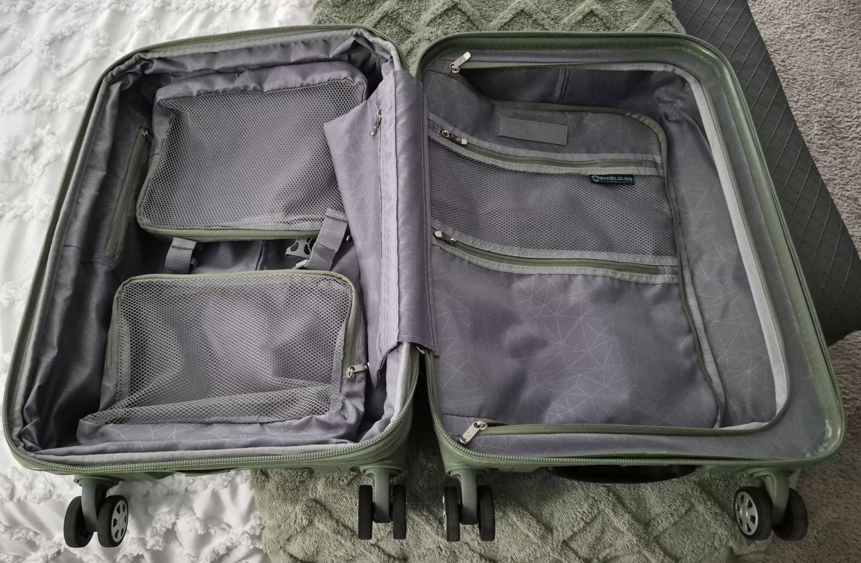 Traveler's Choice Pagosa Hardshell Expandable Luggage with Spinner Wheels, Black, 22-Inch Carry-on customer photo 1