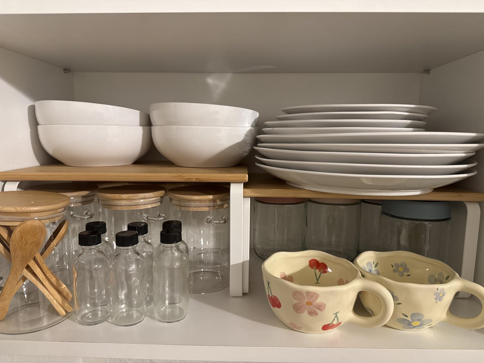 SONGMICS Cabinet Organizer Shelf, Set of 4 Kitchen Counter Shelves, Stackable, Expandable customer photo 1