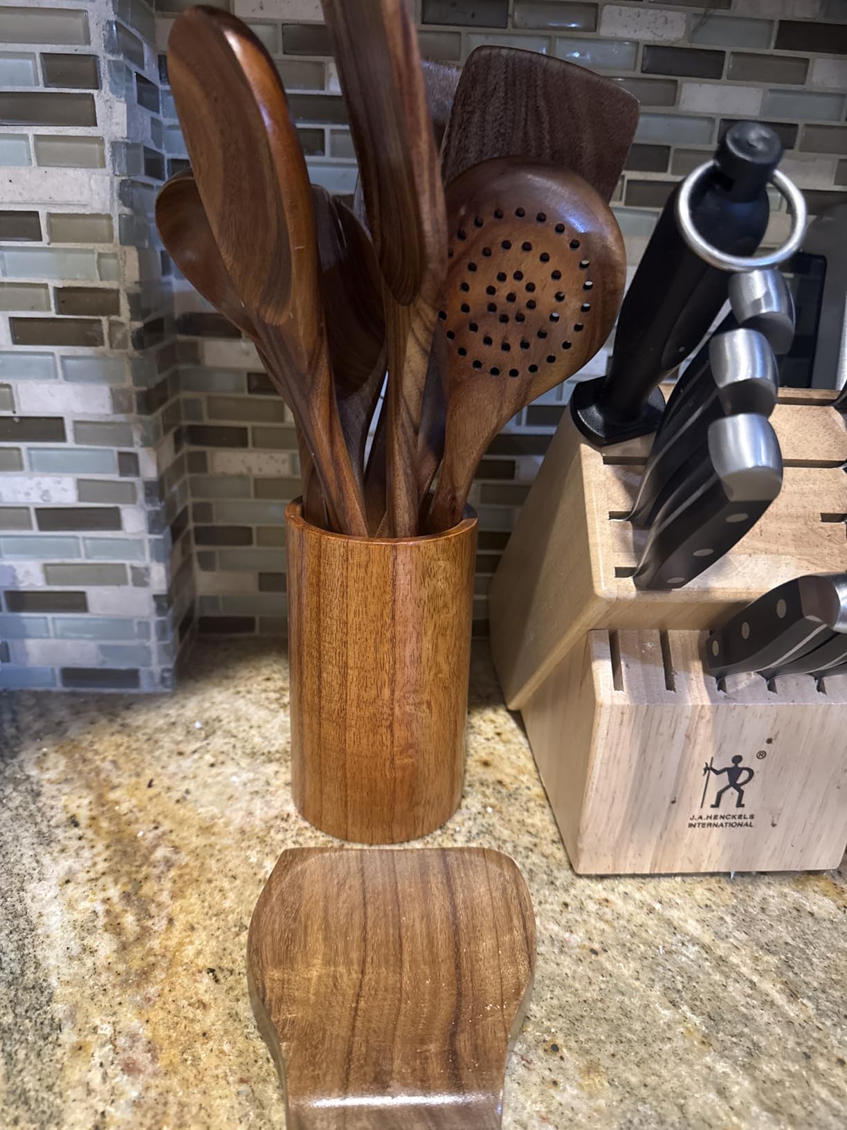 Zulay Kitchen 6 Piece Wooden Spoons for Cooking - Natural Teak Wooden Utensil Set, Easy to Clean, Durable, Smooth with Comfort Grip - Non Toxic Wooden Cooking Utensil Sets customer photo 1