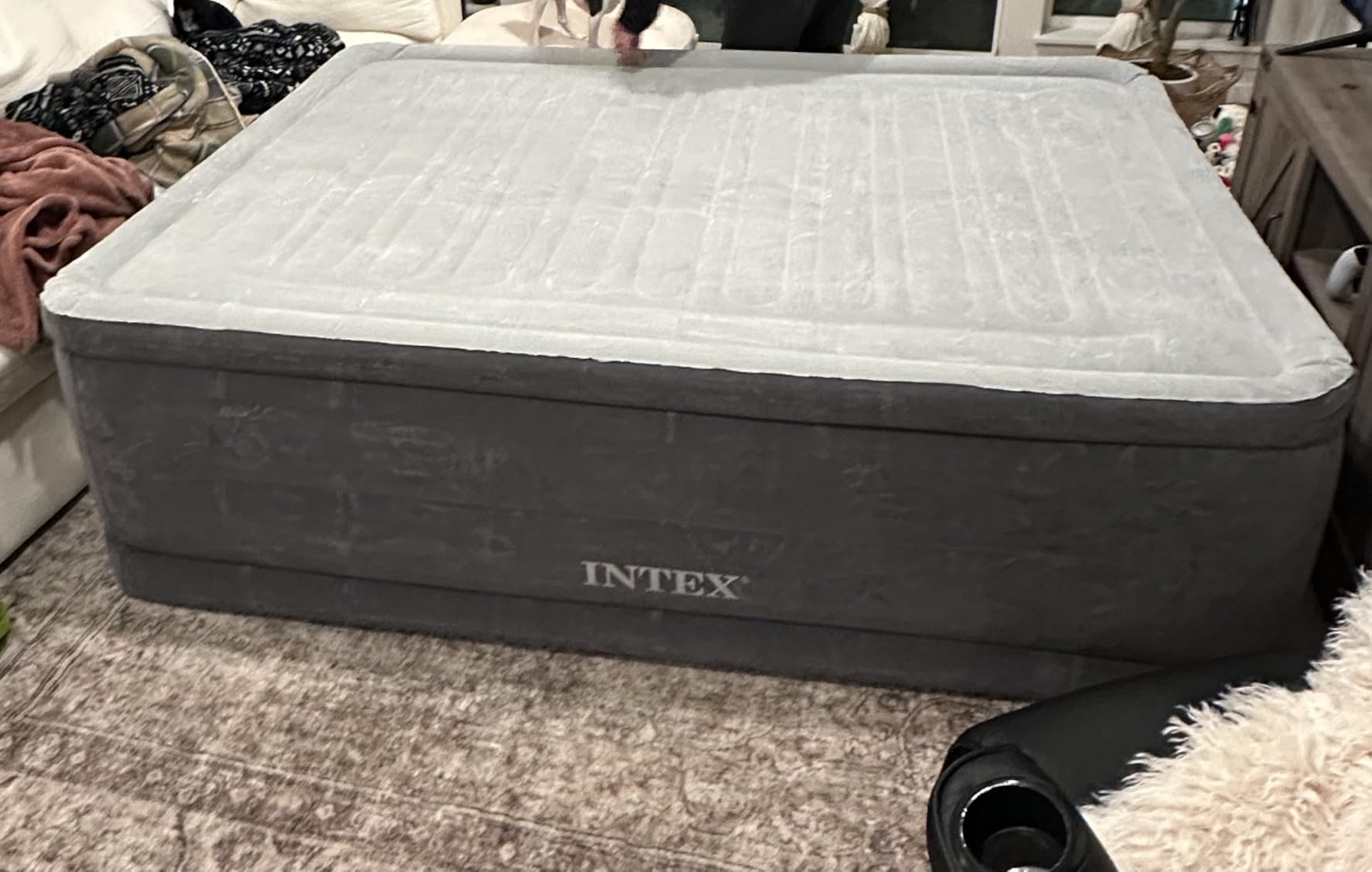 Intex Twin Size Air Mattress, 18in Height, Built-in Pump, Dura-Beam Deluxe Comfort-Plush - Portable Inflatable Blow-up Bed for Camping, Travel, Guests customer photo 2