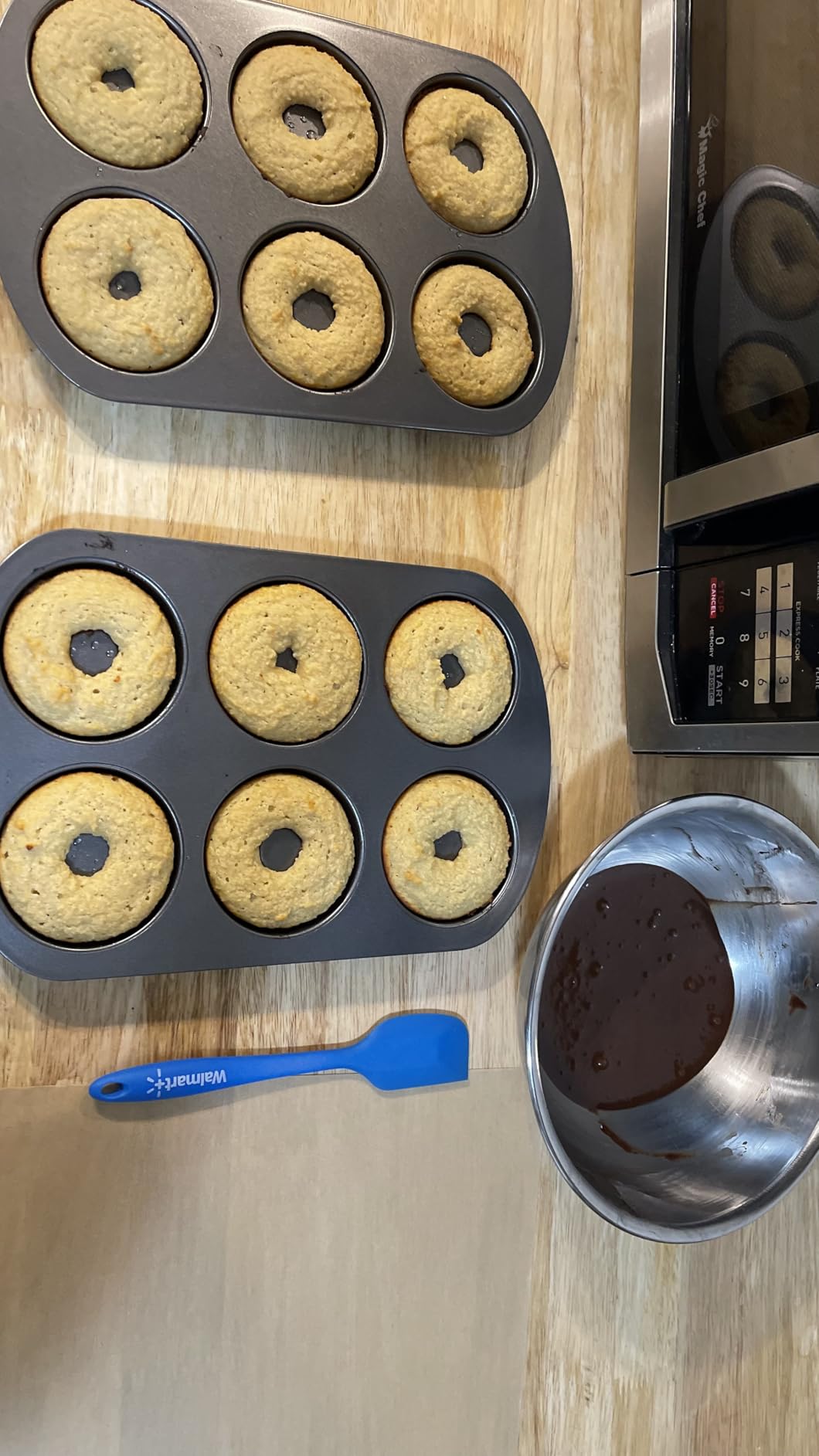 Tiawudi Non-Stick 6-Cavity Donut Baking Pans, Makes Individual Full-Sized 3 1/4