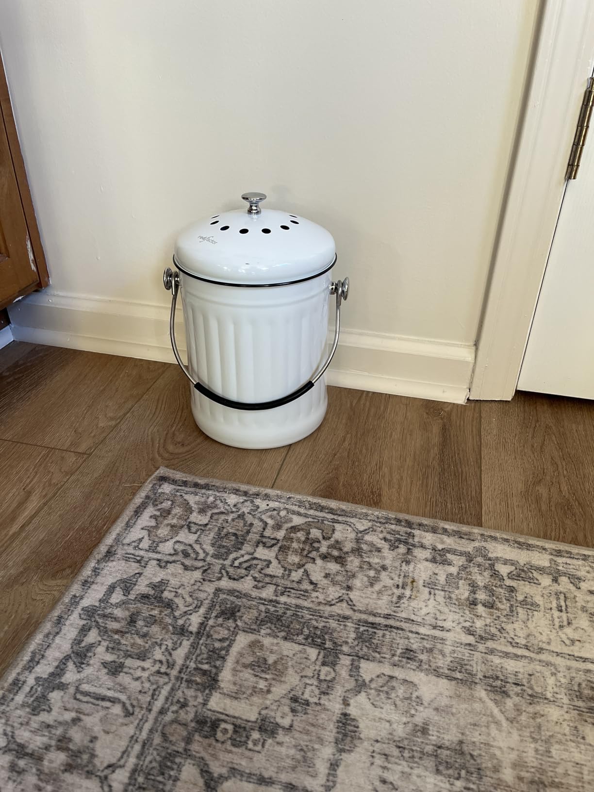 RED FACTOR Premium Compost Bin for Kitchen Countertop - Stainless Steel Food Waste Bucket with Innovative Dual Filter Technology - Includes Spare Filters (White, 1.3 Gallon) customer photo 1