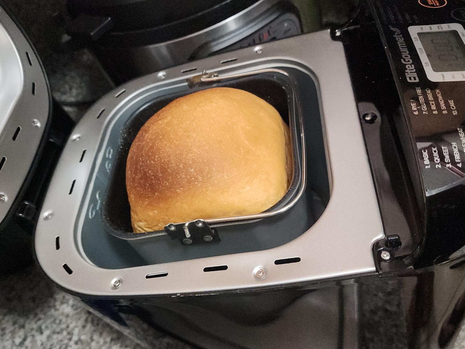 Elite Gourmet Programmable Bread Maker, 2 lb Loaf, 3 Sizes, 19 Presets incl. Gluten-Free, Dough & Jam, Delay Timer, Black customer photo 1