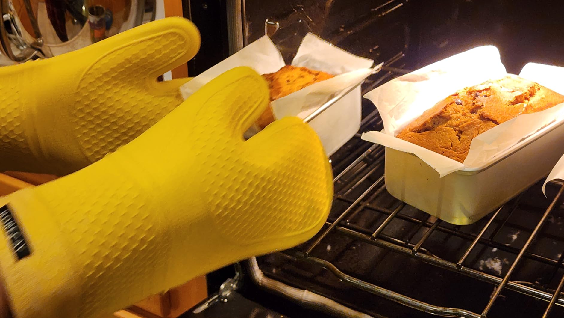 Rorecay 6pcs Oven Mitts and Pot Holders Sets for Kitchen, Extra Long Silicone Oven Gloves High Heat Resistant 500 Degrees Non-Slip Potholders Hot Pads for Baking Cooking, Grey customer photo 2