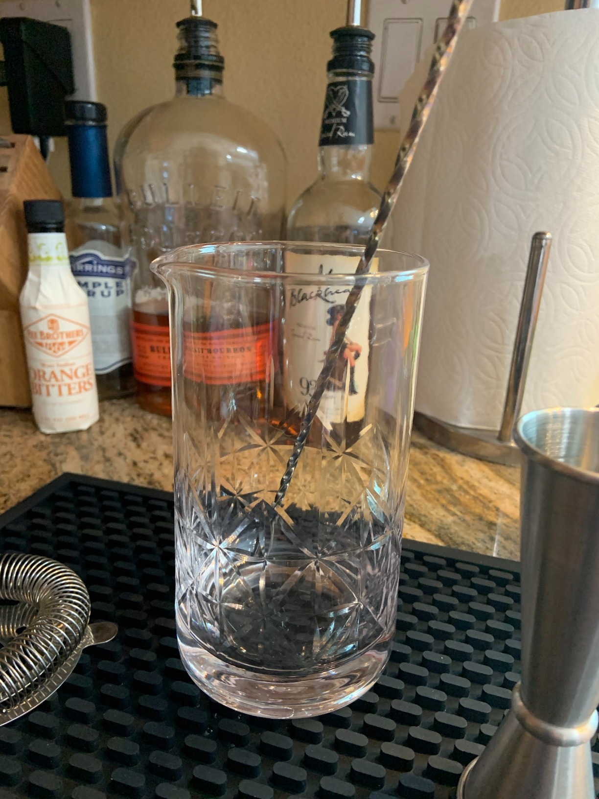 Mixology & Craft 24oz Crystal Cocktail Mixing Glass - Essential Bar Tool customer photo 1
