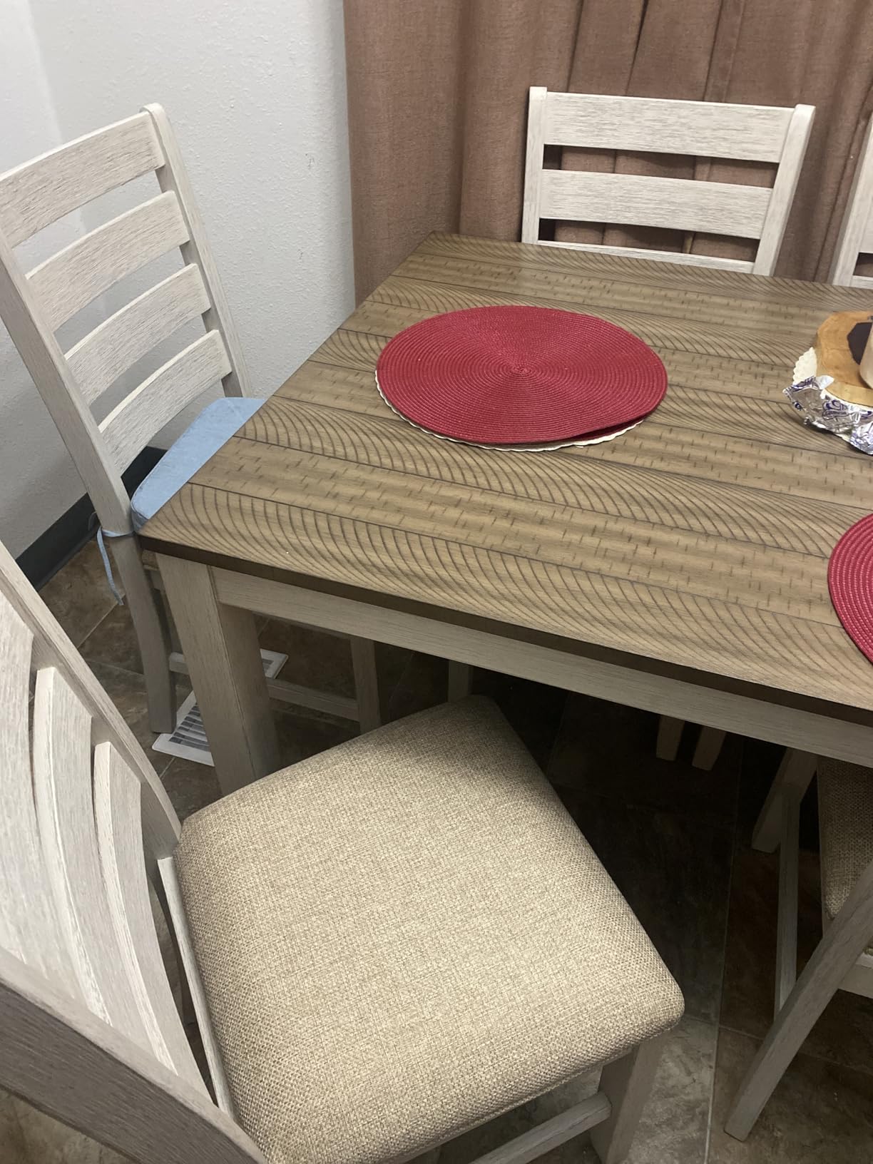 Signature Design by Ashley Caitbrook Rustic 7-Piece Dining Set - Rectangular Table with 6 X-Back Upholstered Chairs, Gray customer photo 2