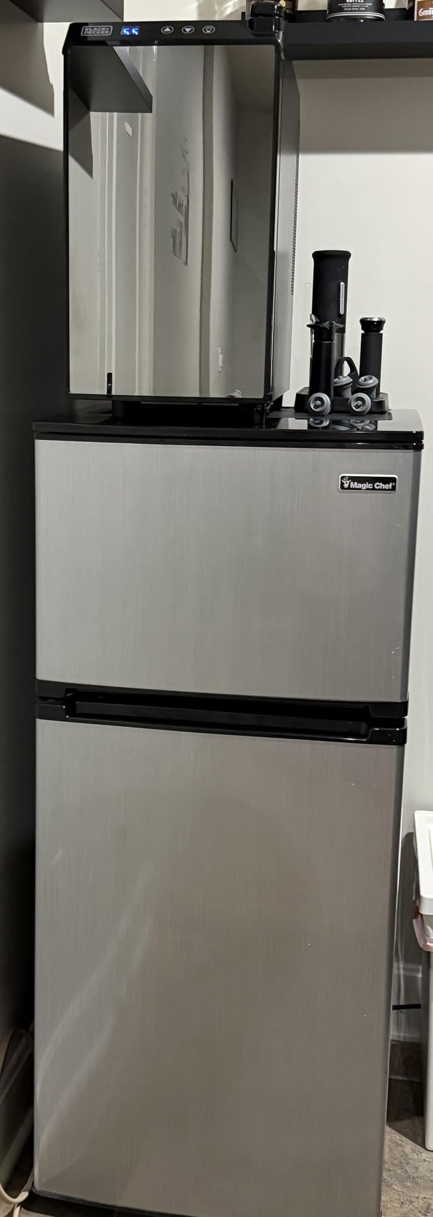 BLACK+DECKER BD60026 Wine Cellar with LED Display (8-Bottle Capacity) customer photo 1
