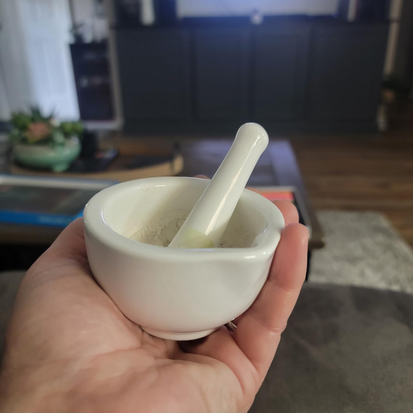 LEETOYI Porcelain Small Mortar and Pestle, Ceramic Herb Grinder Pill Crusher Set, 3.3 inch White customer photo 2