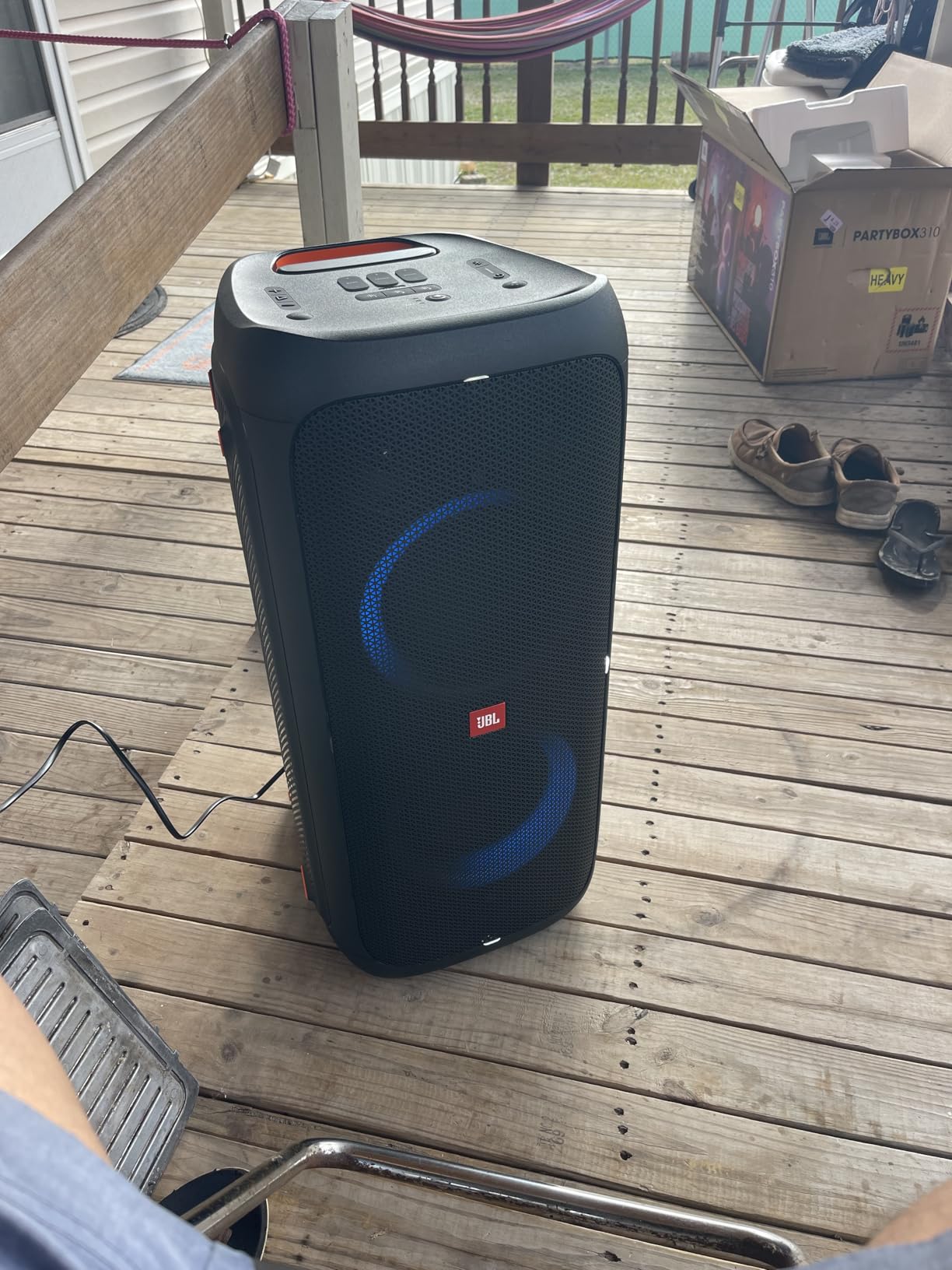 JBL Partybox 310 - Portable Party Speaker with Long Lasting Battery, Powerful JBL Sound and Exciting Light Show, Black customer photo 2