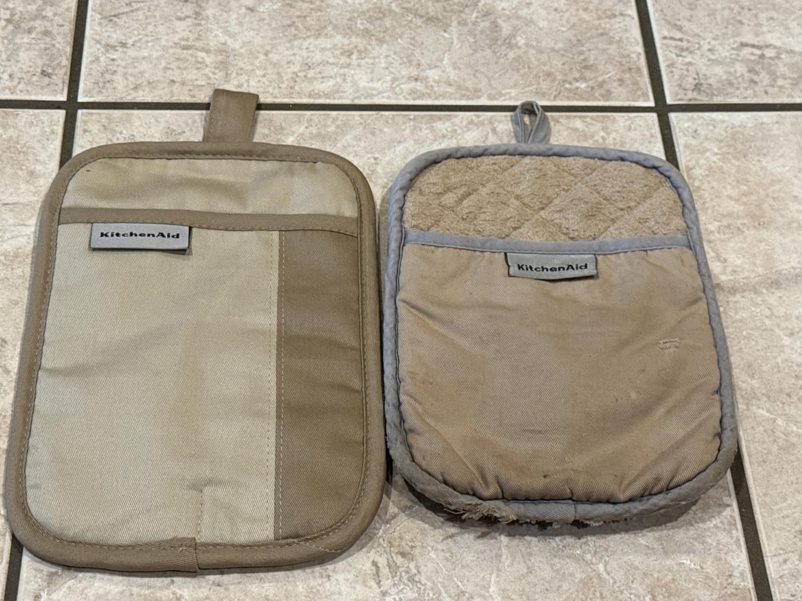 KitchenAid Beacon Two-Tone Non-Slip Pot Holder Set, Milkshake/Beige, 7